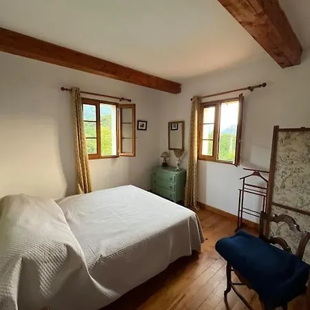 Nyaraló Avec Piscine Au Coeur Des Pyrenees *