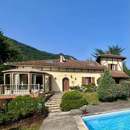 Avec Piscine Au Coeur Des Pyrenees Holiday home Lourde
